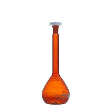 Matraz aforado BLAUBRAND A  con certificado de lote color topacio, x 100  ml, Boro 3.3 NS 14/23  tapón en  PP. Compra por múltiplo de 2/Precio x un. Brand.